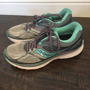 Women's Saucony Guide 10